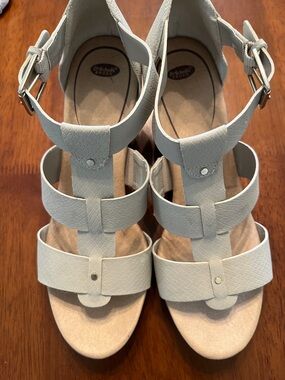 Dr. Scholl's Cream Textured Wedge Sandals with Ankle Buckle